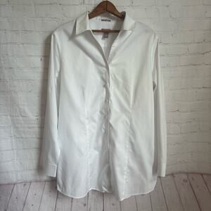 Chico’s wrinkle resistant Vneck white long button front top shirt blouse 2 Large
